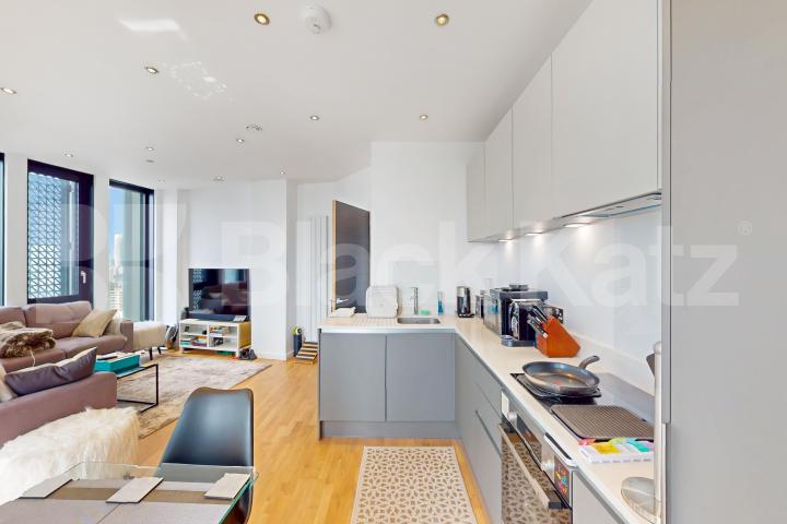 Stylish & contemporary & boasting 830 Sq. Ft. of living & entertaining space The Ceramic Building - Newington Causeway , Borough